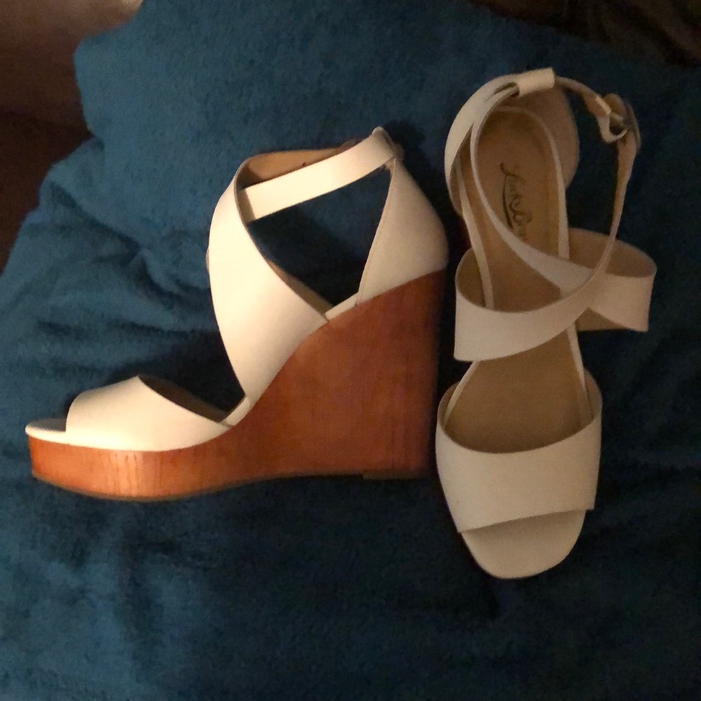 Sandals - Picture 2 of 2